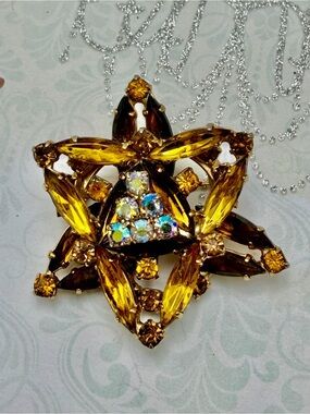 Vintage Gold and Amber Crystal Star Brooch #cz782